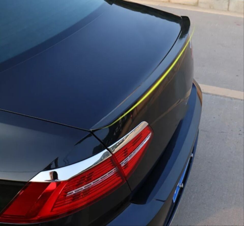 VW Passat B8 Sedan Anatomik Bagaj Üstü Spoiler Boyasız