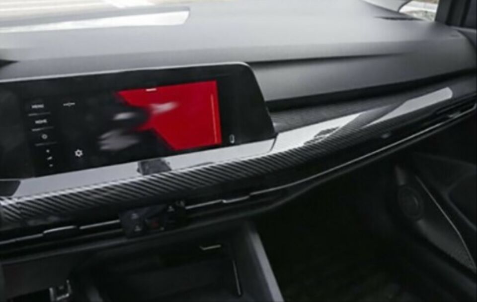 VW Golf 8 (MK8) Ön Göğüs ve Multimedya Çerçeve Seti Karbon Desen