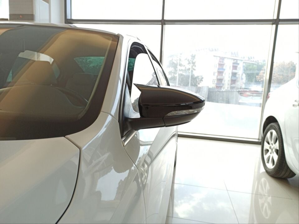 VW Jetta/Scirocco/Passat Uyumlu Ayna Kapağı Seti Piano Black