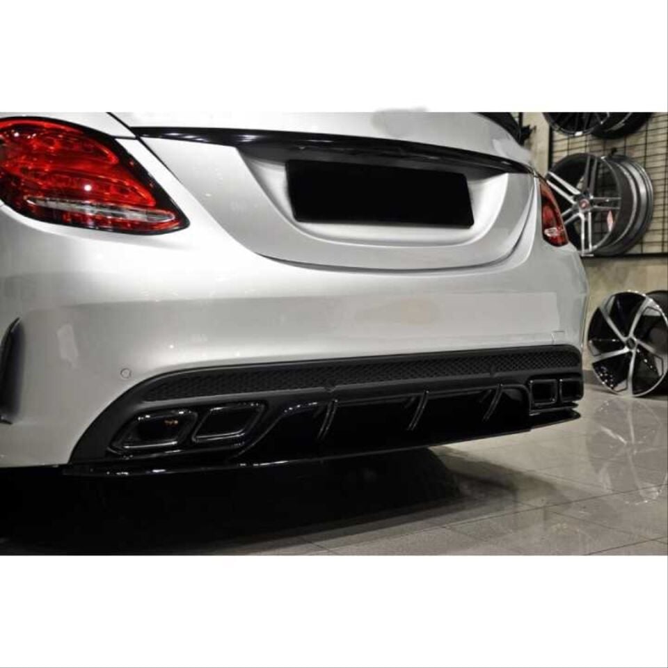 Mercedes-Benz C Serisi W205 C63 Difüzör ve Siyah Egzoz Ucu Seti