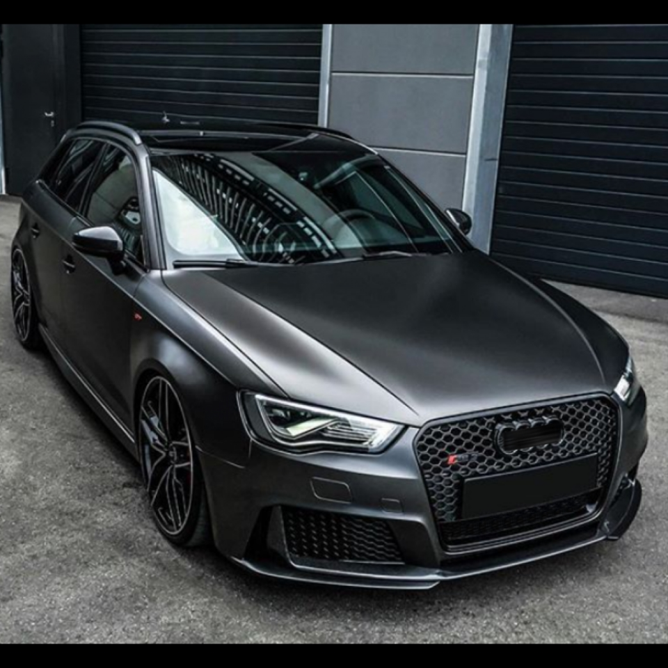 Audi A3 8V Makyajlı RS3 Petek Panjur Full Siyah Piano Black