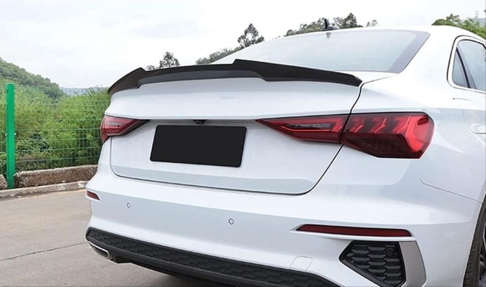Audi A3 Sedan 8Y 2020+ M4 Piano Black Bagaj Spoyleri