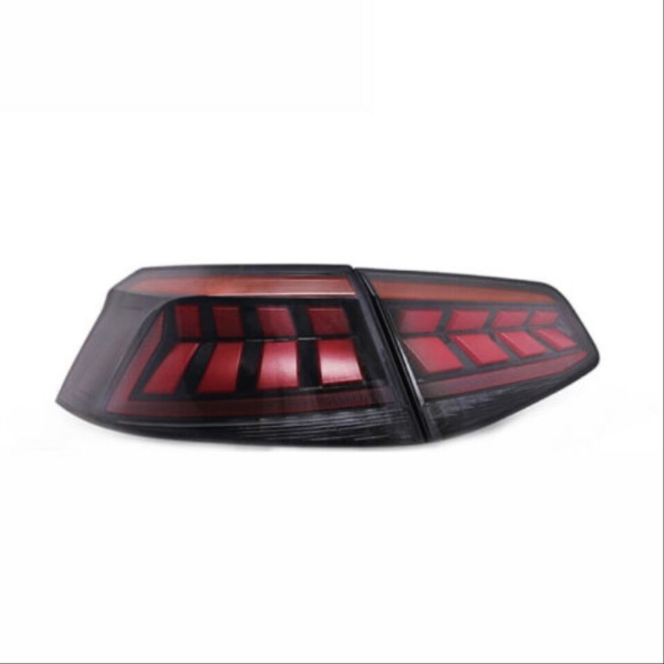 VW Passat B8 Kayar Sinyalli LED Stop Takımı Smoke (2015-2019)