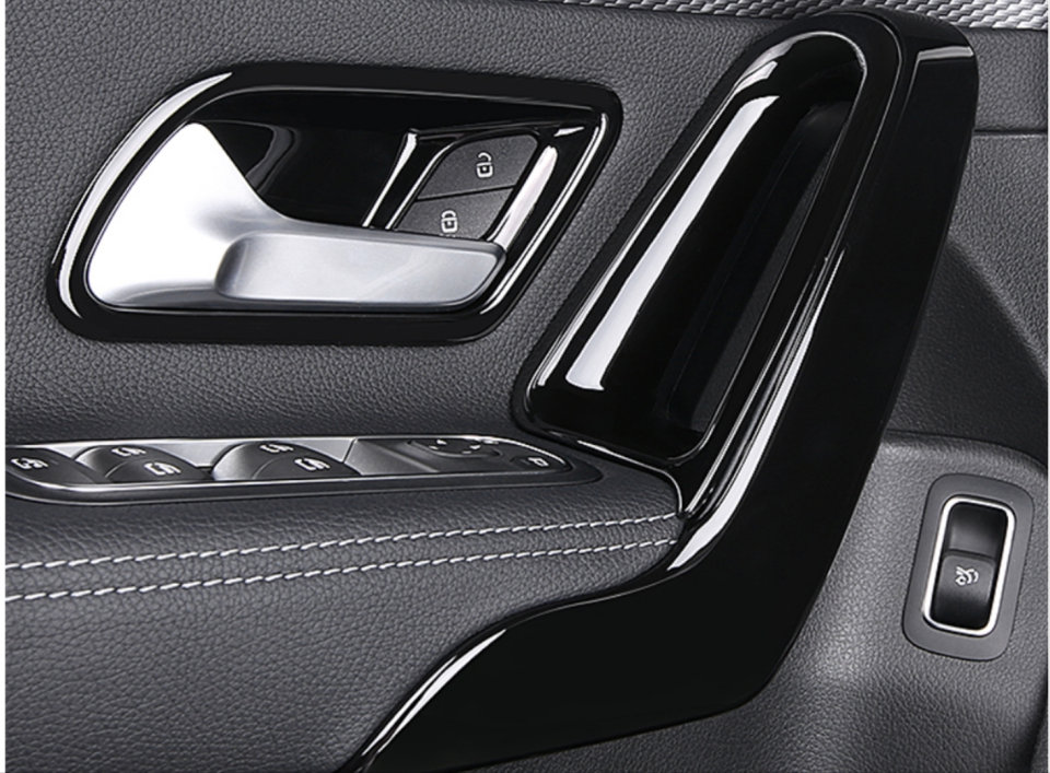 Mercedes-Benz A/CLA/GLB Serisi W177/C118/X247 İç Kapı Kolçak Trim Seti 4 Parça Piano Black