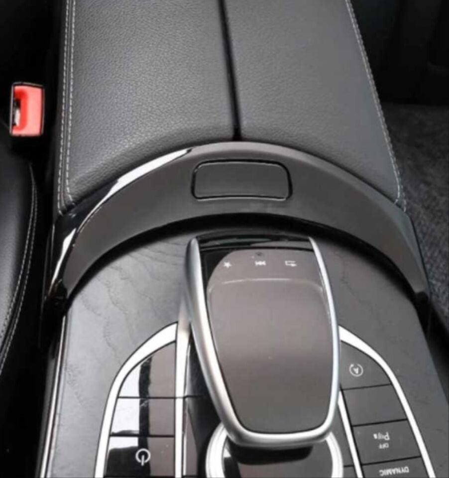 Mercedes-Benz A/CLA/GLB Serisi W177/C118/X247 Orta Konsol Paneli Piano Black