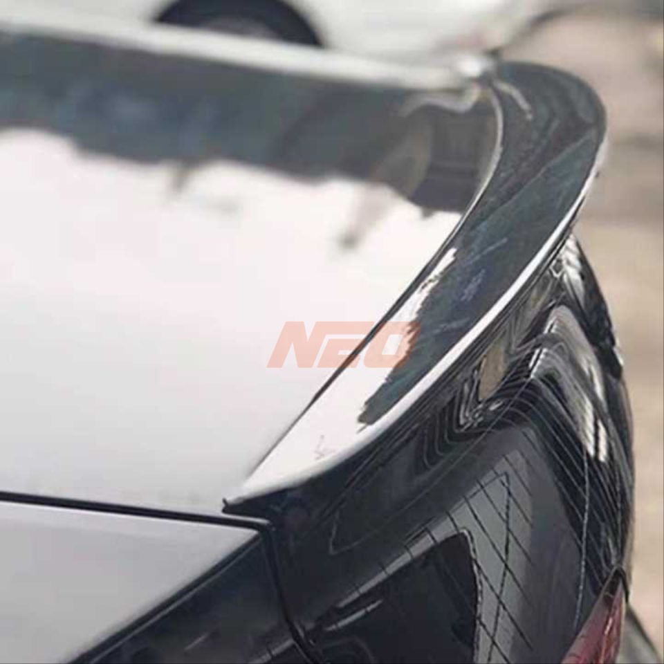 Audi A4 B9.5 2020+ S4 Piano Black Bagaj Spoyleri