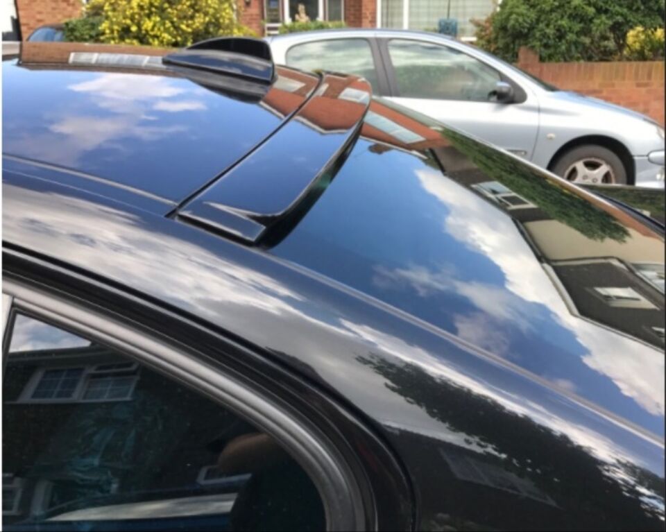 BMW 3 Serisi E90 Cam Üstü Spoiler - Piano Black