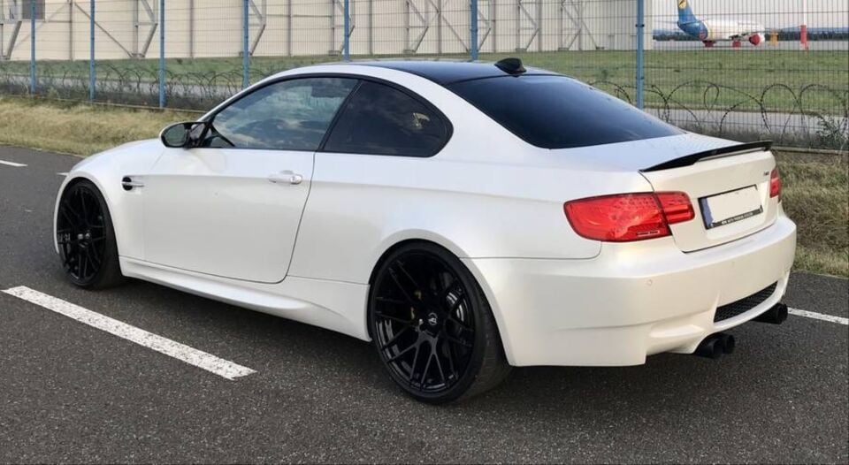 BMW 3 Serisi E92 M-Tech Spoiler - Piano Black