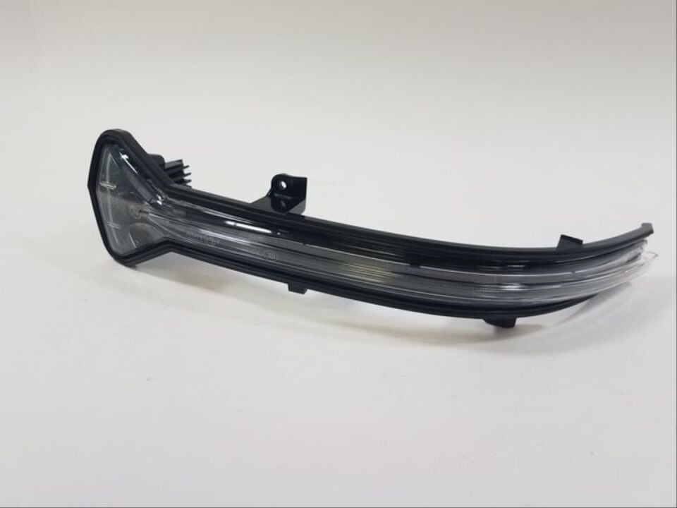 BMW G30 5 Serisi Sol Ayna Sinyali - 51167414649