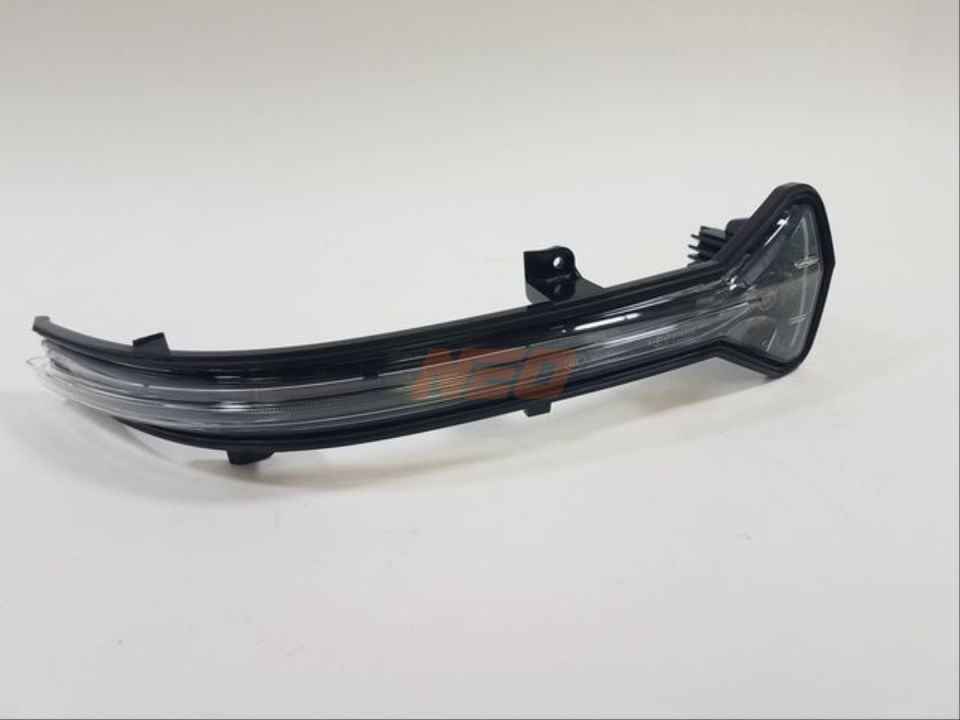BMW G30 5 Serisi Sağ Ayna Sinyali - 51167414650