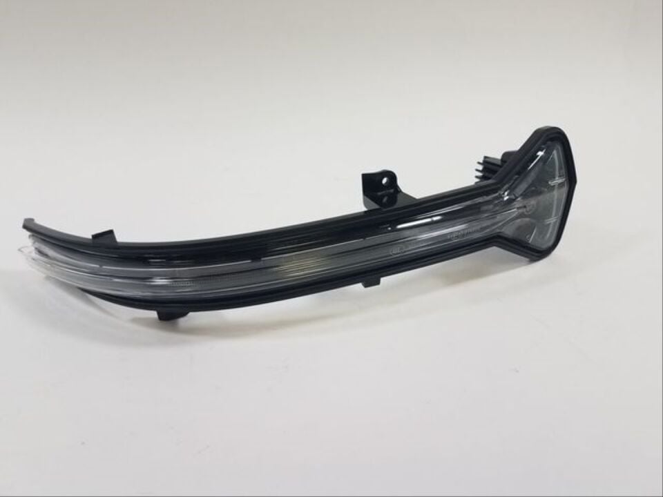 BMW G30 5 Serisi Sağ Ayna Sinyali - 51167414650