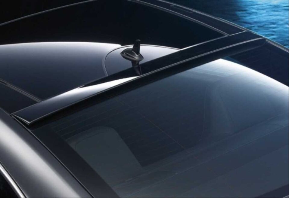 Mercedes-Benz C Serisi W204 Sedan 2008-2014 Piano Black Cam Üstü Spoyler