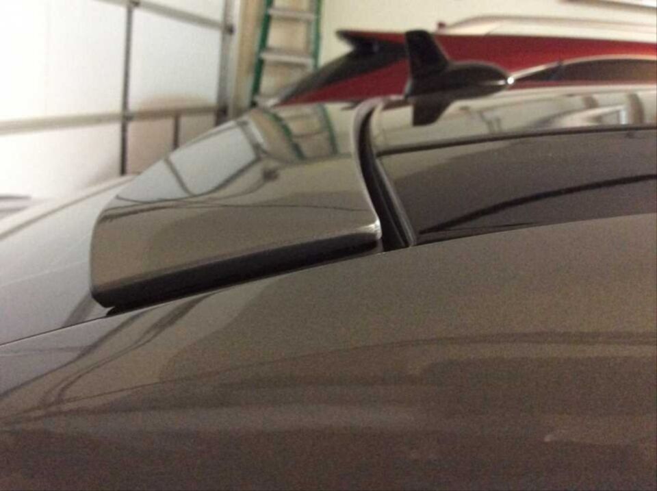 Mercedes-Benz E Serisi W212 2010-2016 Piano Black Cam Üstü Spoyler