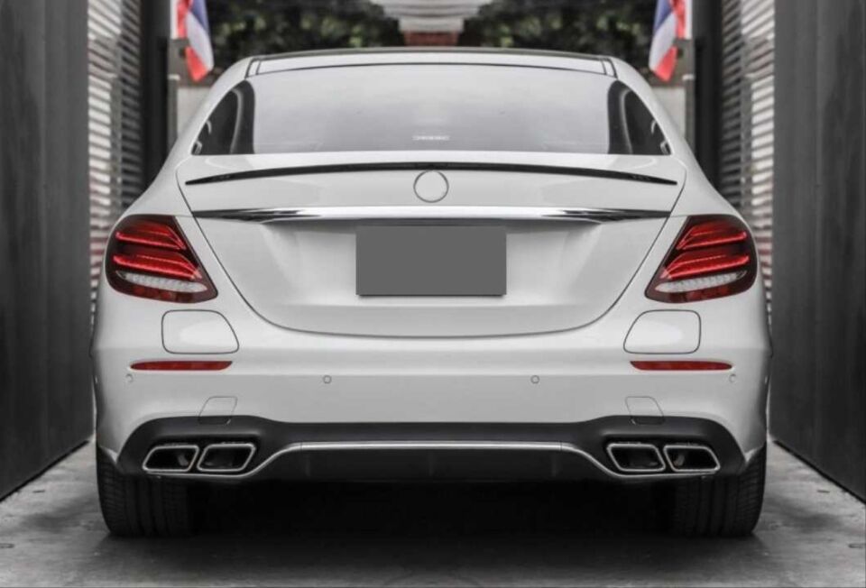 Mercedes-Benz E Serisi W213 2017-2020 Taiwan Piano Black Bagaj Spoyleri