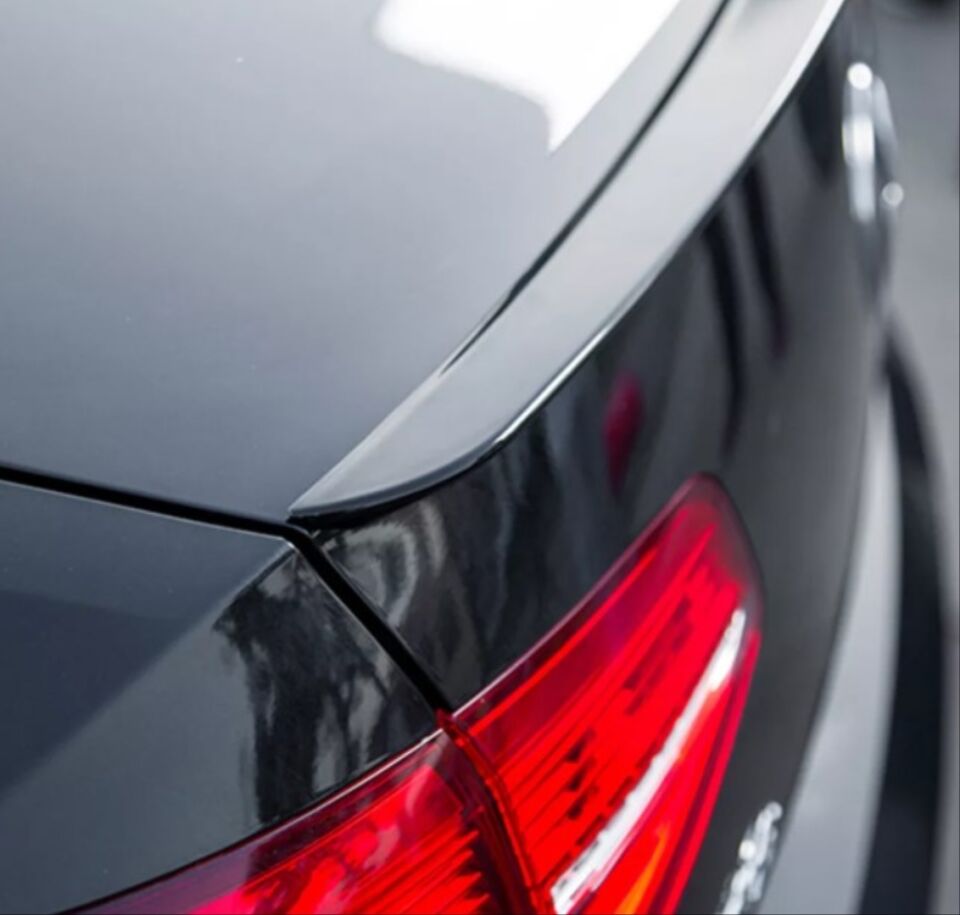 VW Passat B8 Sedan Bagaj Üstü Spoiler Piano Black