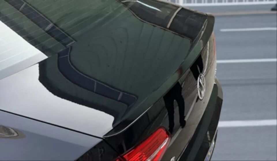 VW Passat B8 Sedan Bagaj Üstü Spoiler Piano Black