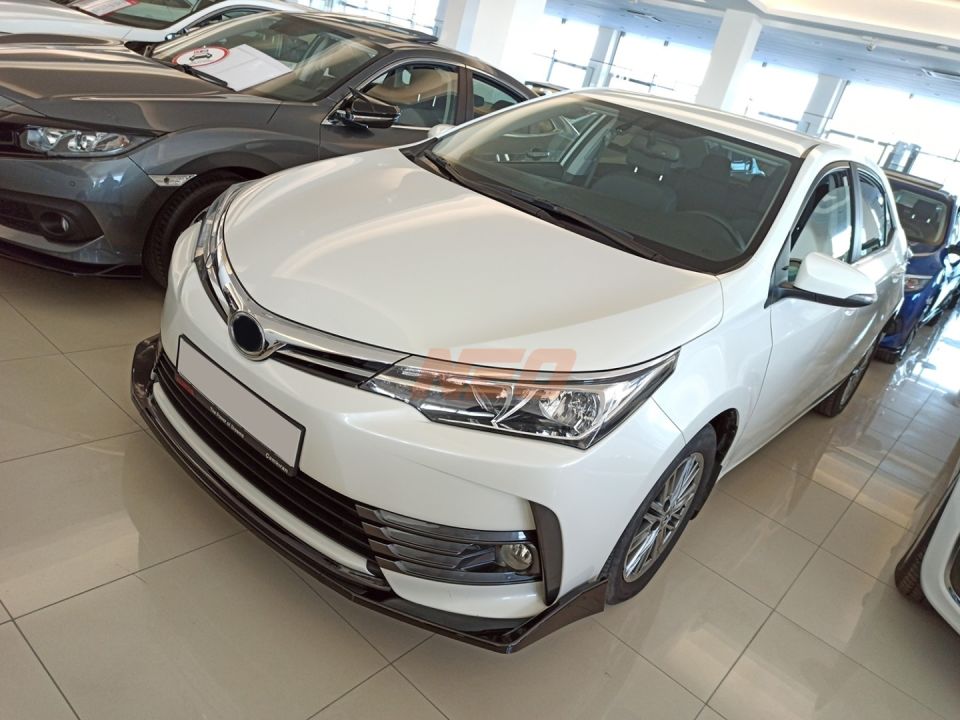 Toyota Corolla E170 Makyajlı Kasa Ön Tampon Lip Eklentisi 3 Parça Piano Black