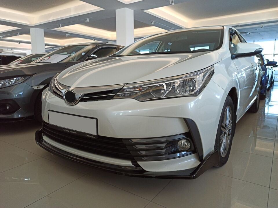 Toyota Corolla E170 Makyajlı Kasa Ön Tampon Lip Eklentisi 3 Parça Piano Black