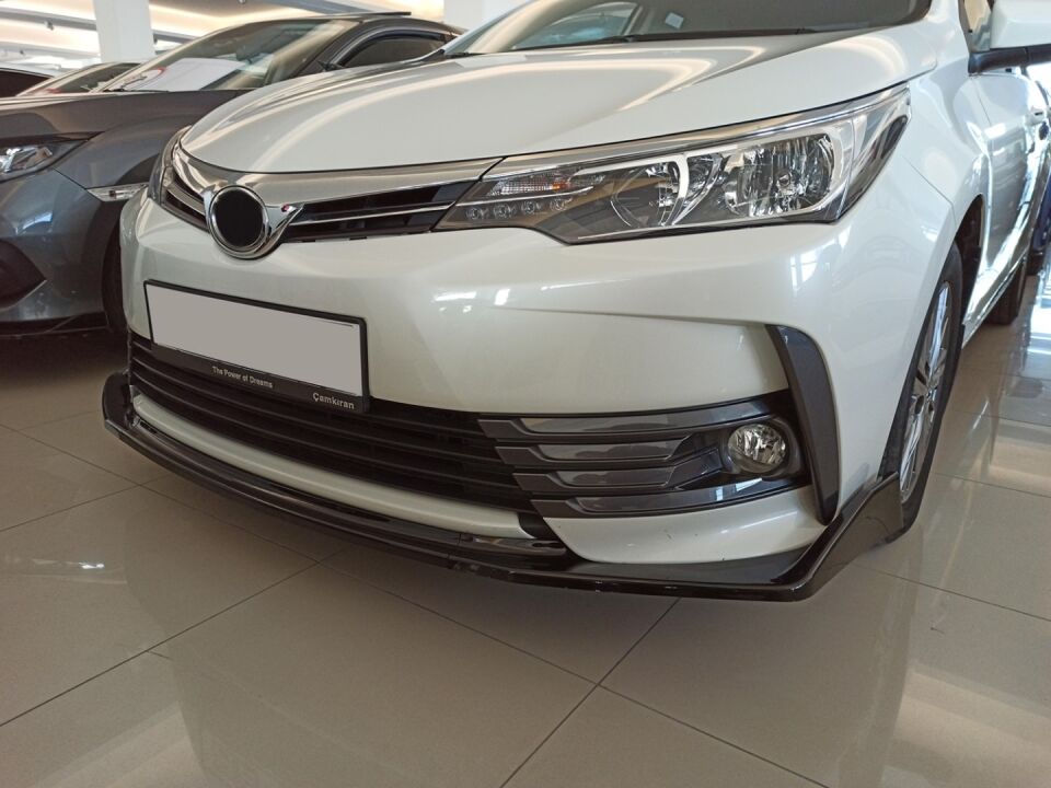 Toyota Corolla E170 Makyajlı Kasa Ön Tampon Lip Eklentisi 3 Parça Piano Black
