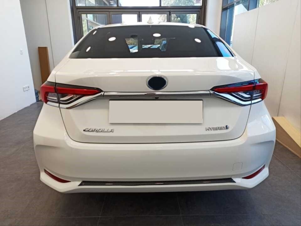 Toyota Corolla E210 Sedan Arka Tampon Alt Lip Çıtası Karbon