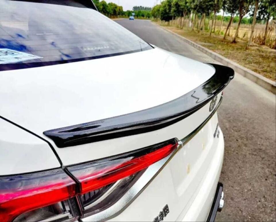 Toyota Corolla E210 Dizayn B Bagaj Spoyleri Piano Black