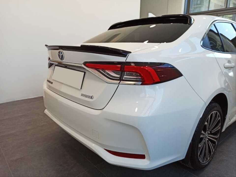 Toyota Corolla E210 Sedan Arka Cam Üstü Spoyler Piano Black