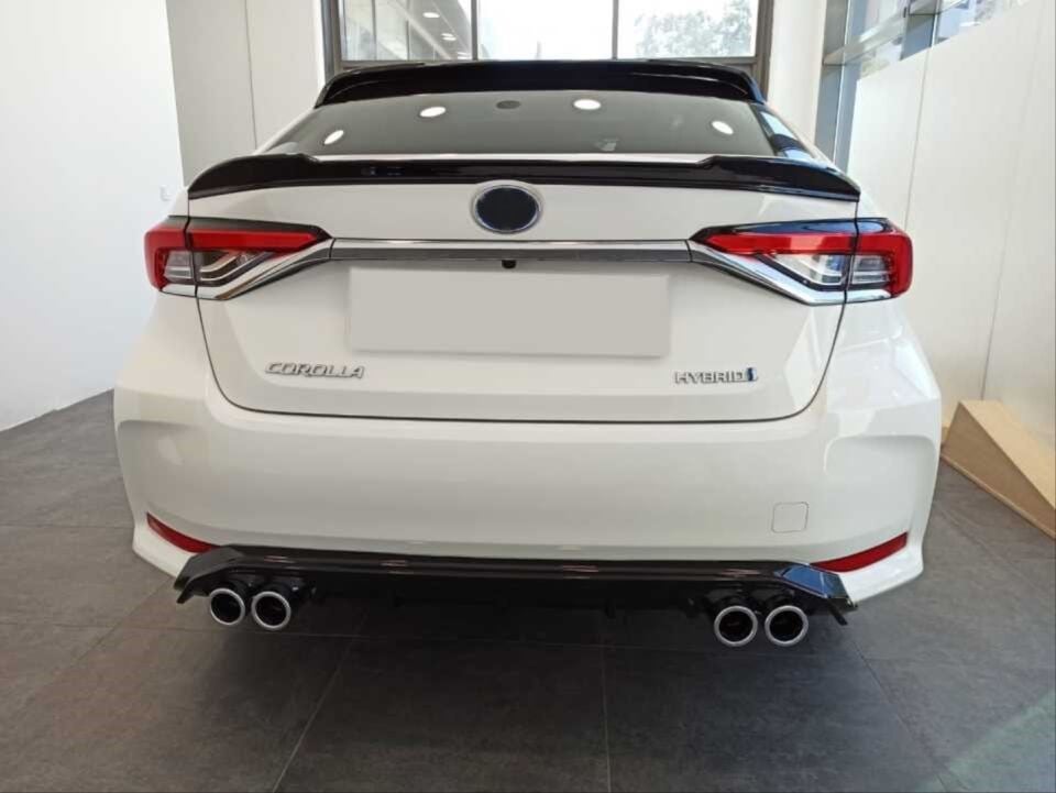 Toyota Corolla (2019+) Çift Çıkışlı Arka Difüzör Seti Piano Black & Krom