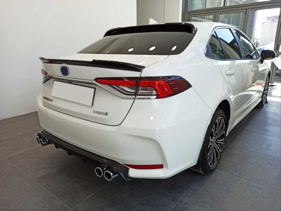Toyota Corolla (2019+) Çift Çıkışlı Arka Difüzör Seti Piano Black & Krom