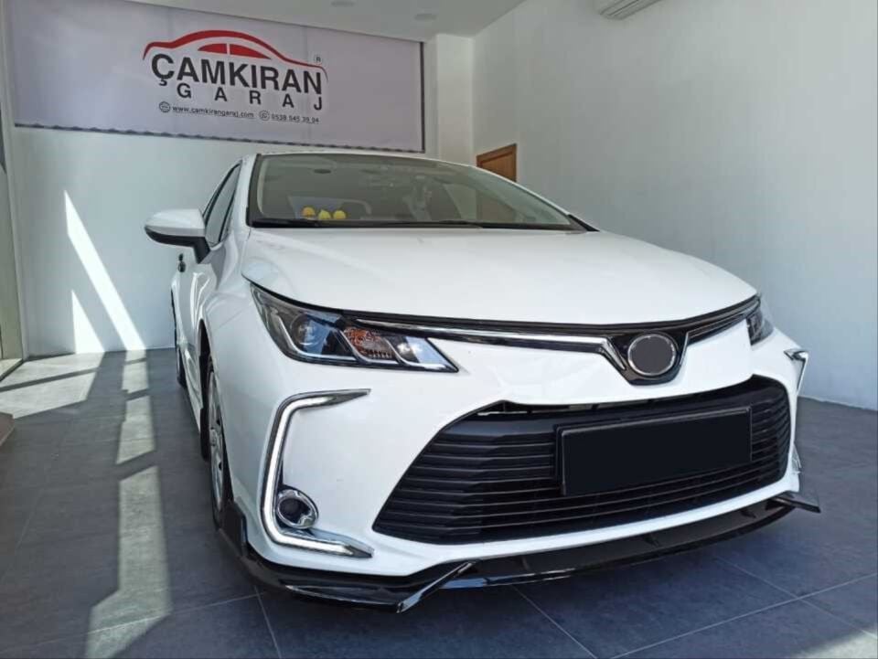 Toyota Corolla 2019+ 3 Parçalı Ön Tampon Lip Spoyler (Piano Black)