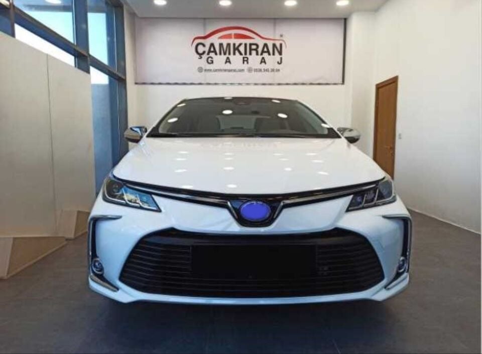 Toyota Corolla E210 Ön Sis Farı Kaşı Çıtası Seti Krom