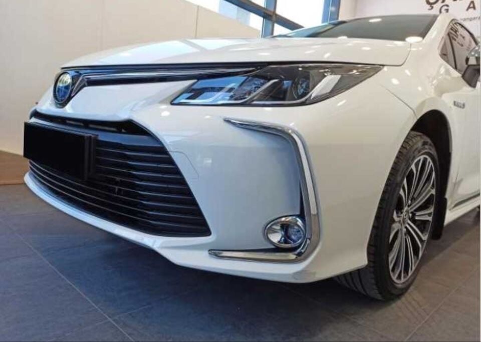 Toyota Corolla E210 Ön Sis Farı Kaşı Çıtası Seti Krom