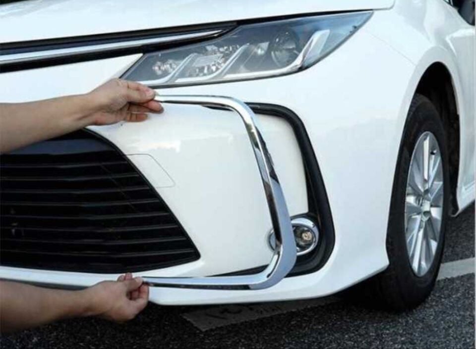 Toyota Corolla E210 Ön Sis Farı Kaşı Çıtası Seti Krom