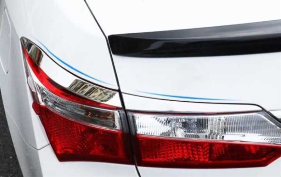 Toyota Corolla E170 Arka Stop Lambası Kaş Çıtası Seti Krom