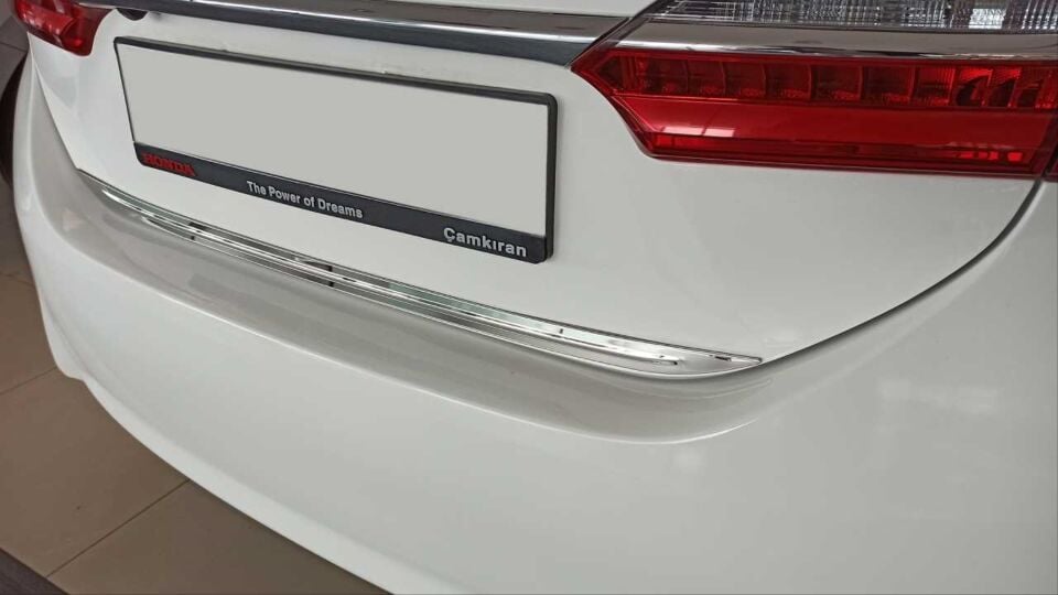 Toyota Corolla 2013-2019 Paslanmaz Çelik Bagaj Alt Çıtası