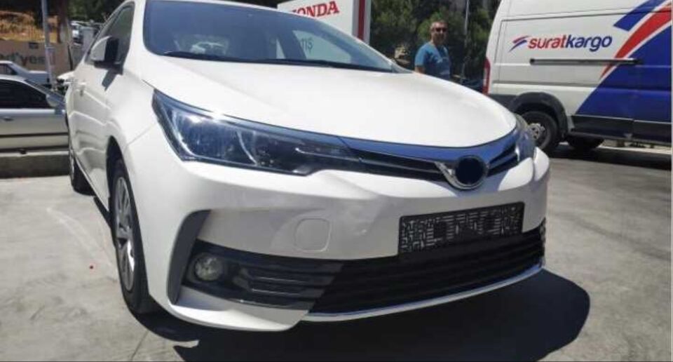 Toyota Corolla 2019+ Krom Ön Tampon Alt Izgara Çıtası Seti