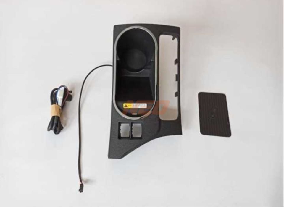 Toyota Corolla 2013-2019 Orta Konsol Kablosuz Telefon Şarj Ünitesi
