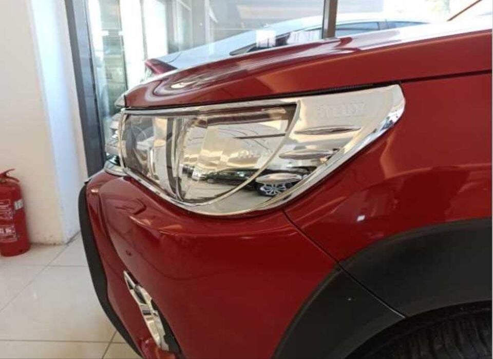 Toyota Hilux Revo 2016-2019 Krom Ön Far Çerçeve Seti