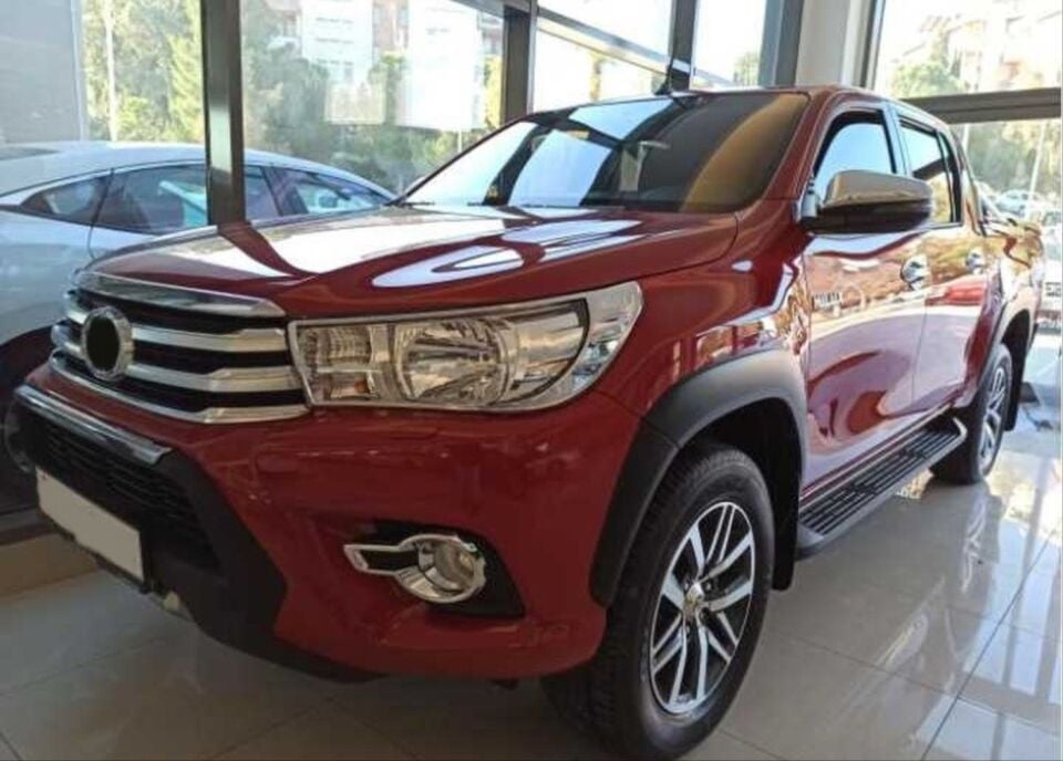 Toyota Hilux Revo 2016-2019 Krom Ön Far Çerçeve Seti