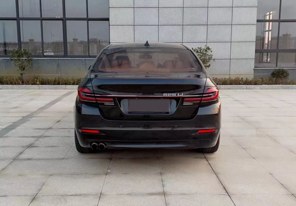 BMW F10 5 Serisi Bagaj LED'i ve G30 Stop Takımı