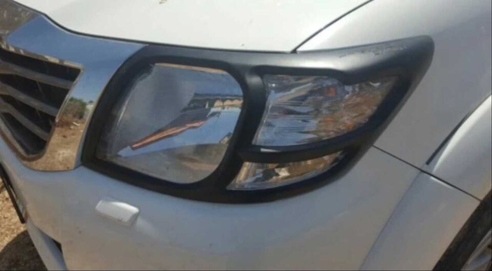 Toyota Hilux Vigo (12-15) Far Çerçeve Kaplama Seti Mat Siyah