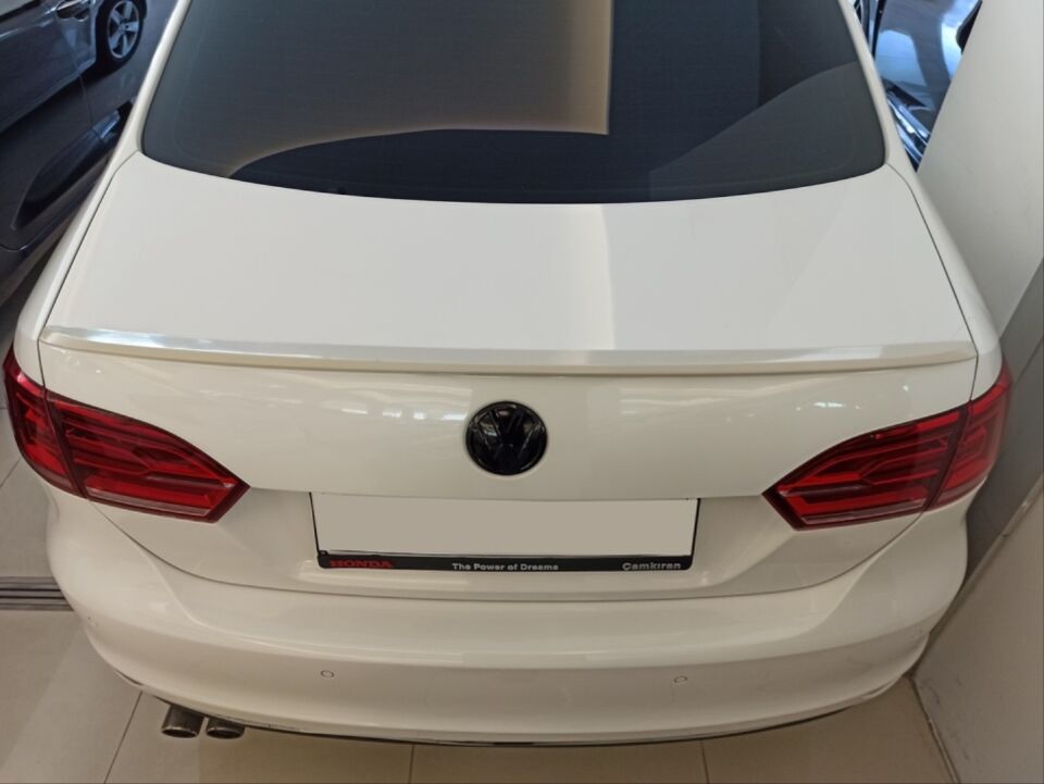 Volkswagen Jetta Mk6 GLI Bagaj Spoyleri Piano Black