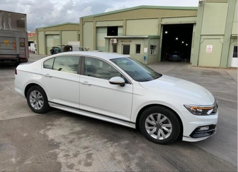 Volkswagen Passat B8/B8.5 R-Line Yan Marşpiyel Seti (Boyasız)
