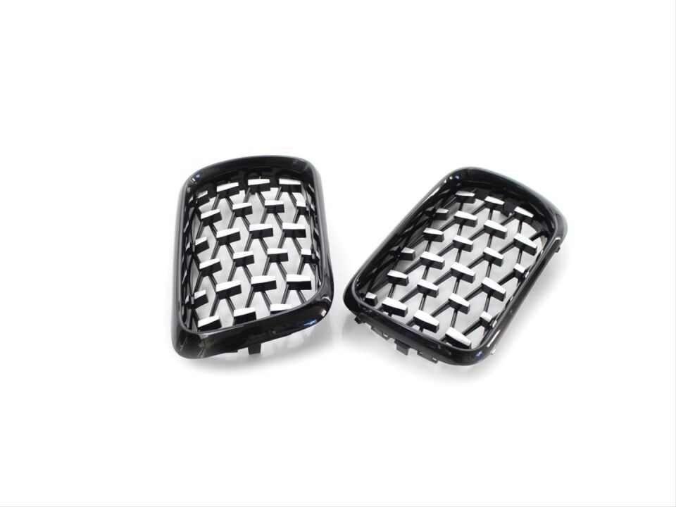 BMW 3 Serisi E36 Diamond Panjur (Böbrek) Piano Black Çerçeve (1997-1999)
