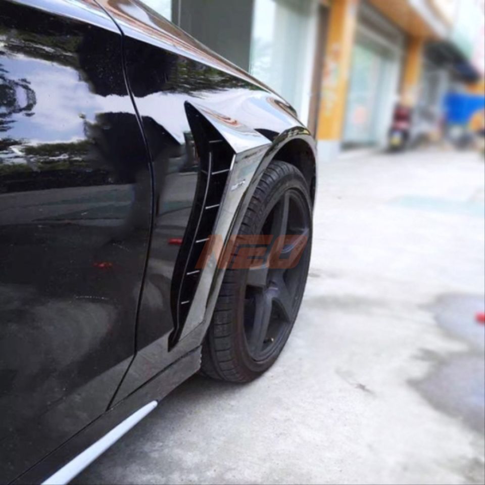Mercedes W205 C Serisi AMG Ön Çamurluk Venti Piano Black