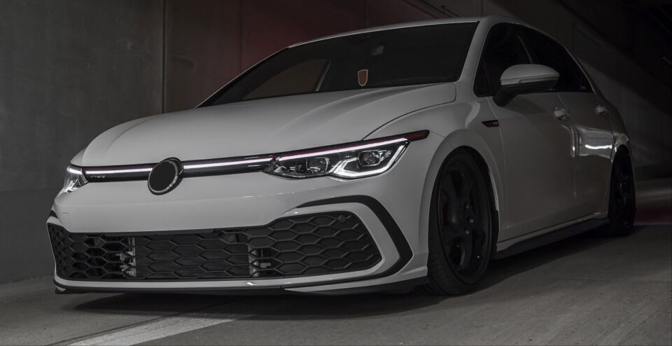 Volkswagen Golf 8 R-Line/GTI Uyumlu Işıklı LED Ön Panjur
