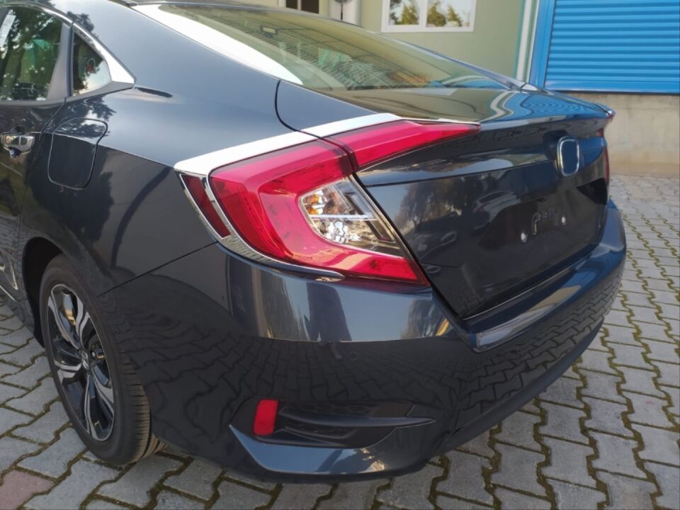Honda Civic FC5 2016-2021 Si Kırlangıç Bagaj Spoyleri (Reflektörlü)