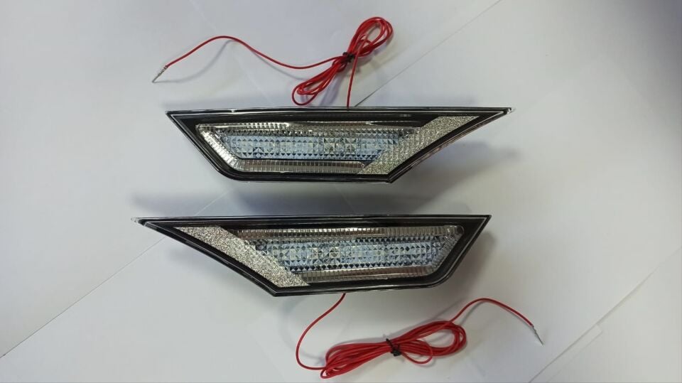 Honda Civic FC5/FK7 2016-2021 Beyaz LED'li Çamurluk Sinyali Seti