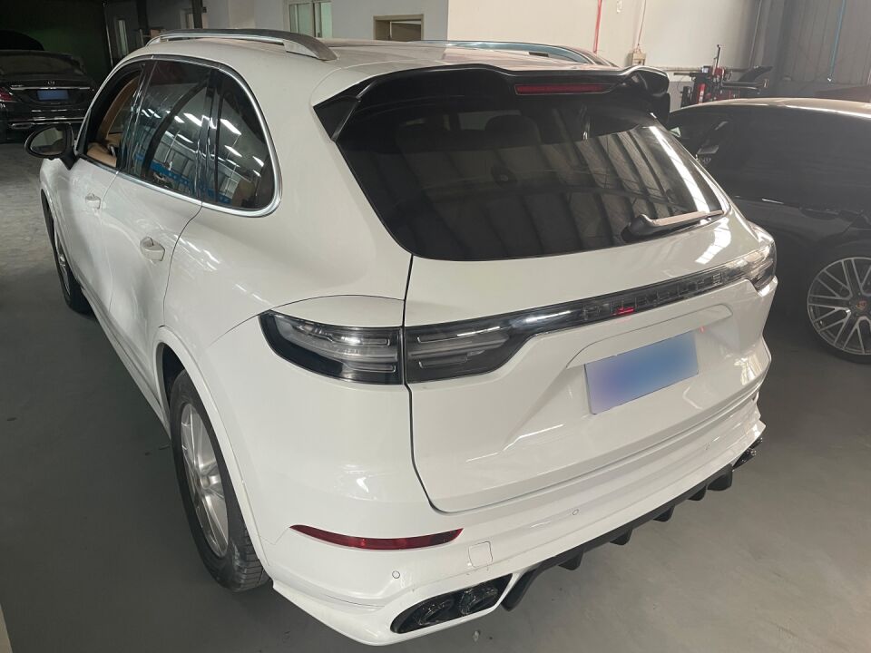 Porsche Cayenne (14-17) için 2019+ Kasa Full Arka Dönüşüm Kiti
