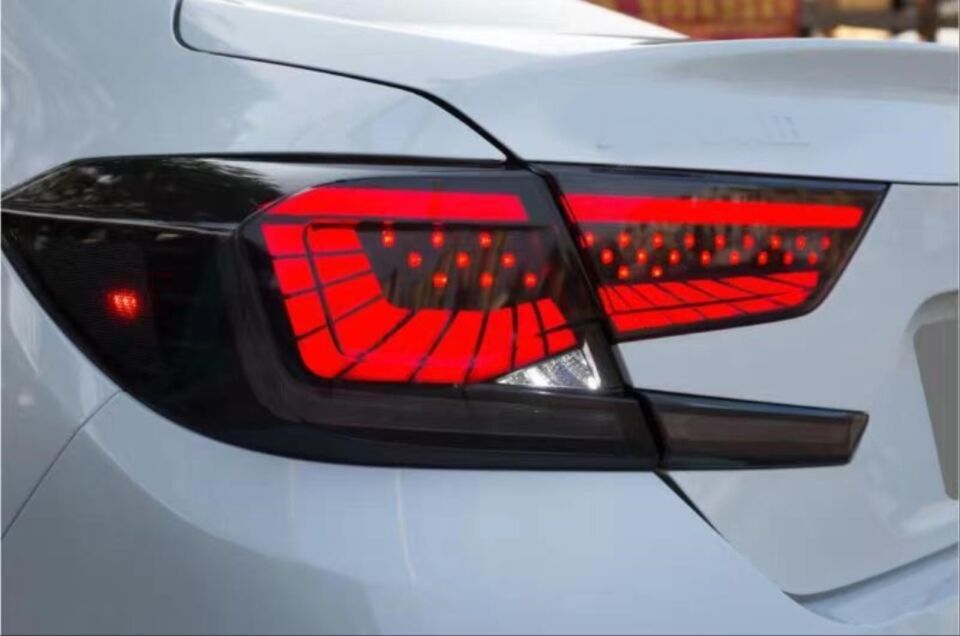 Honda Accord CV Omurga Dinamik Sinyalli Füme LED Stop Takımı