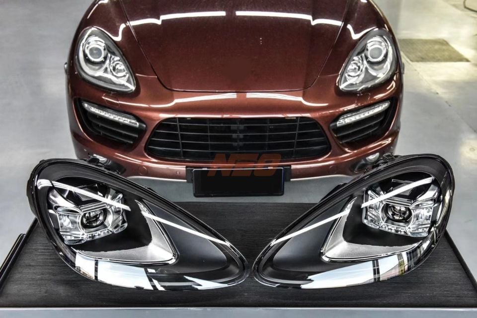 Porsche Cayenne (2011-2014) için 4 Nokta LED'li Facelift Far Seti